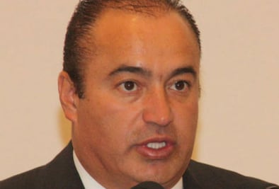 Multan a Carmelo Mendieta