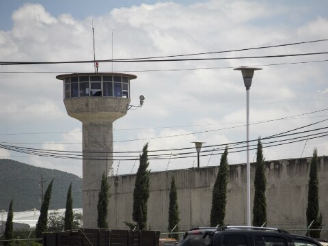 Indagan a implicados en la fuga de reo