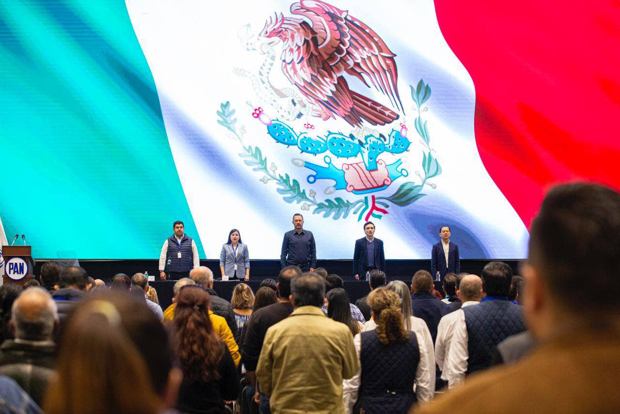 “Es más fácil sacar la visa que afiliarse al PAN”, afirma el gobernador de Querétaro