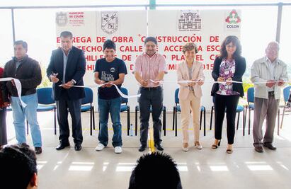 Inaugura la UAQ obras en Ajuchitlán