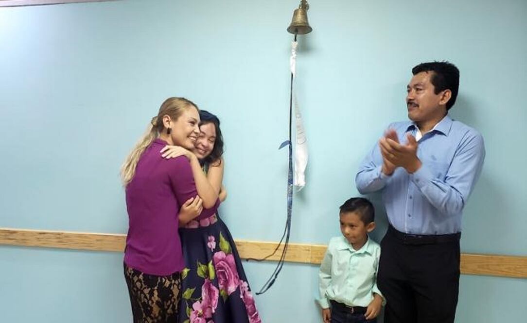 “En tres años siempre recibimos atención en esta unidad médica y ahora les toca apoyar a otros niños a recuperar su salud”, Omar Cisneros, padre de Cecilia Foto: Cortesía