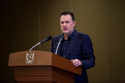 Gobernador de Querétaro se contagia de Covid-19