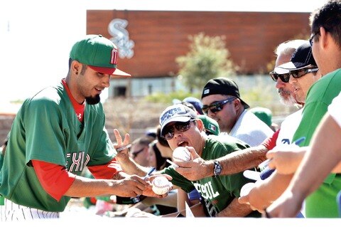 La “migra” acosa a los peloteros