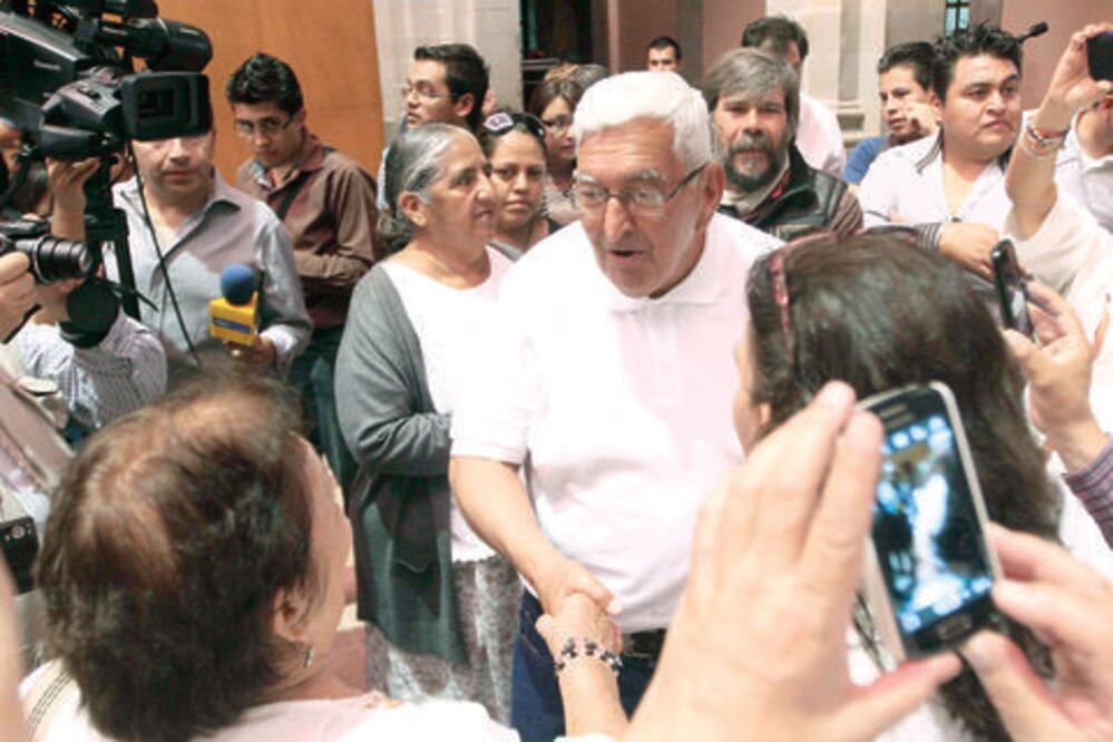 Otorgan indulto al ex líder de El Barzón