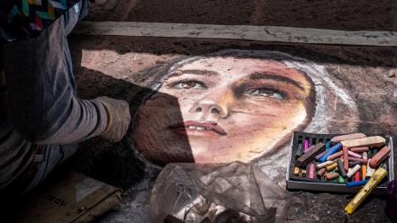 El magnífico y efímero arte de pintar en el suelo