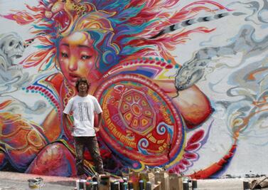 Jóvenes artistas crean 16 murales