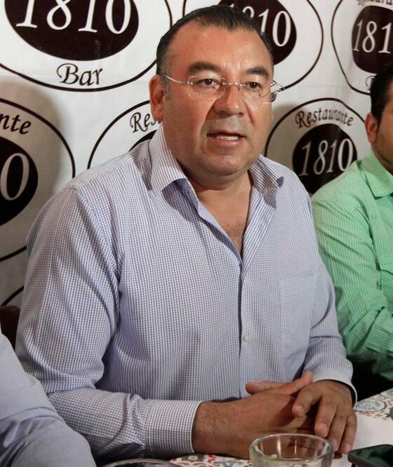 El líder estatal del PRD, Adolfo Camacho, dejó entrever que la dirigencia podría renovarse hasta 2018