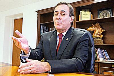 Dan “vía libre” a Castañón