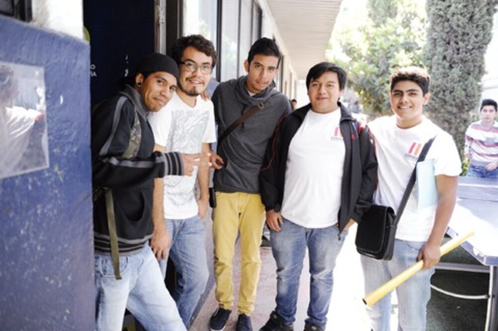 Universitarios fusionan ideas