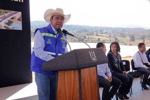 Edil de tercer municipio pobre, el que más gana