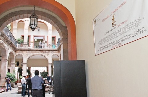 Presencia de “coyotes”, no constituye delito: abogados