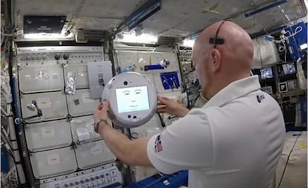 Los primero días de trabajo de CIMON, el robot espacial
