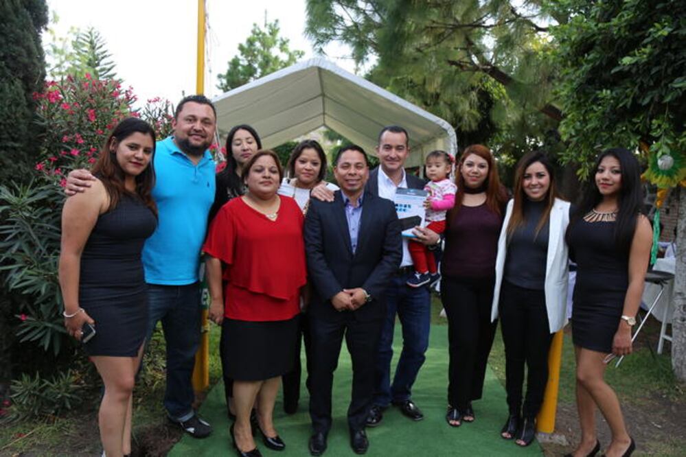Horas de alegre convivencia se vivieron durante la celebración decembrina, que estuvo amenizada por un imitador y una banda musical. (FOTOS: CORTESÍA)