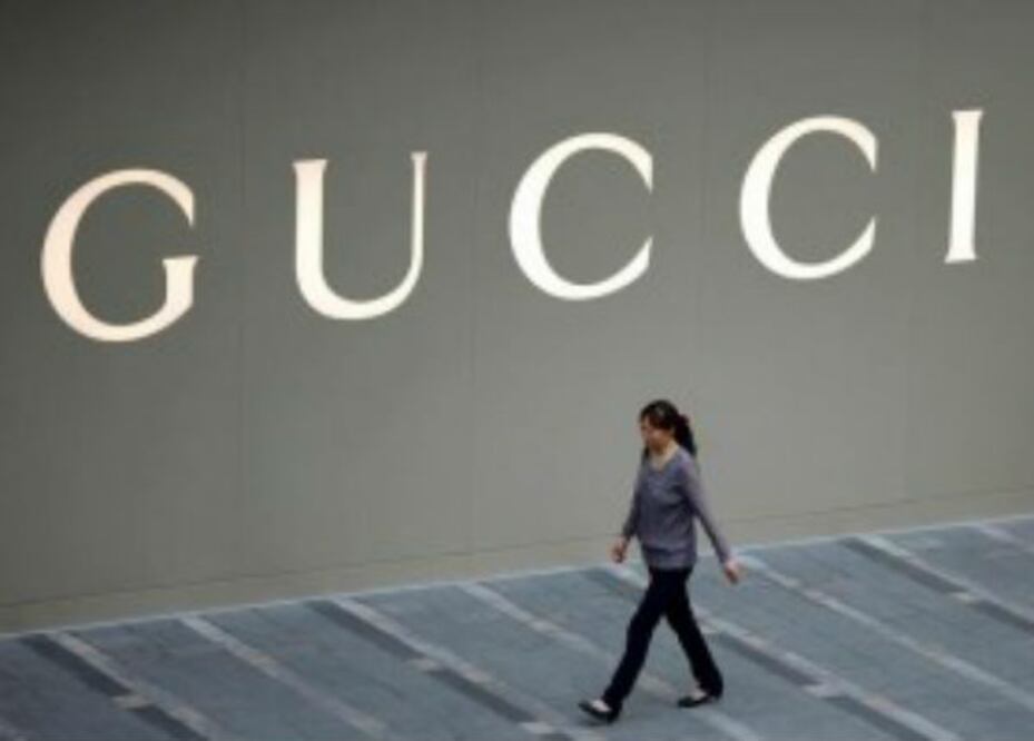 Guess gana juicio a Gucci por similitud de sus logos