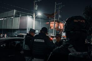 Tres personas mueren al caer a un barranco durante operativo en Querétaro