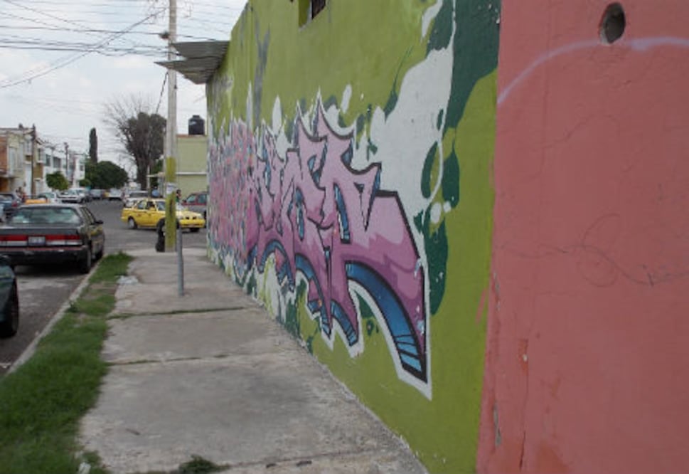 Grafiti sin control en la colonia Casa Blanca