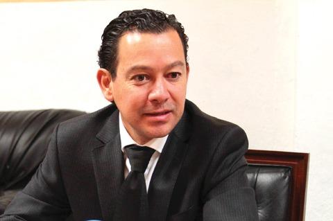Cano visitará Centro de detención migratoria