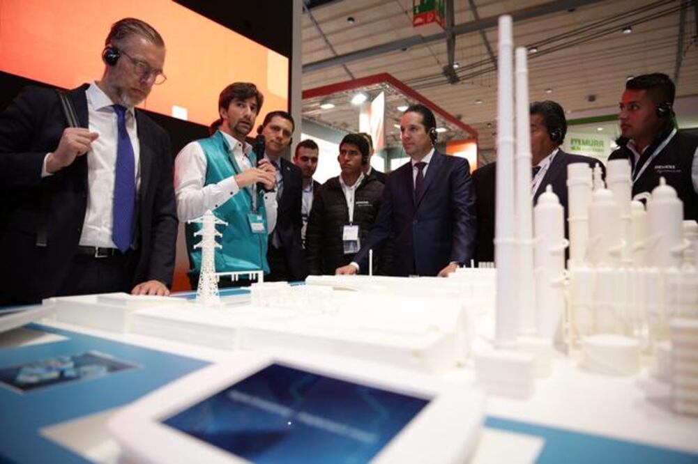 Durante la visita que el gobierno queretano sostiene en Europa, se logró concretar la reunión anual de la World Trade Center Association, que en 2019 celebrará su 50 aniversario. (ESPECIAL)