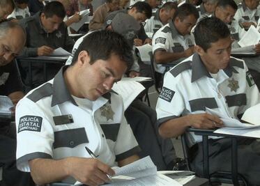 Buscan al policía modelo 2013