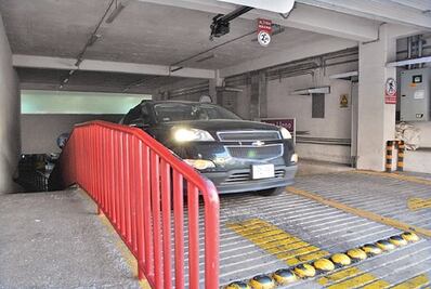 Cobro por aparcar, ilegal, indican 