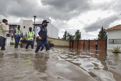 Luis Nava promete ayuda a quienes perdieron parte del patrimonio