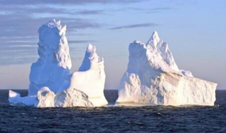 Emiratos planea remolcar icebergs para cambiar su clima