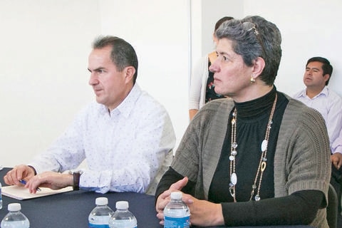 Se desiste UAQ de amparos ante laudos