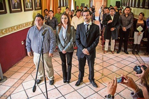 Toman protesta servidores en SJR