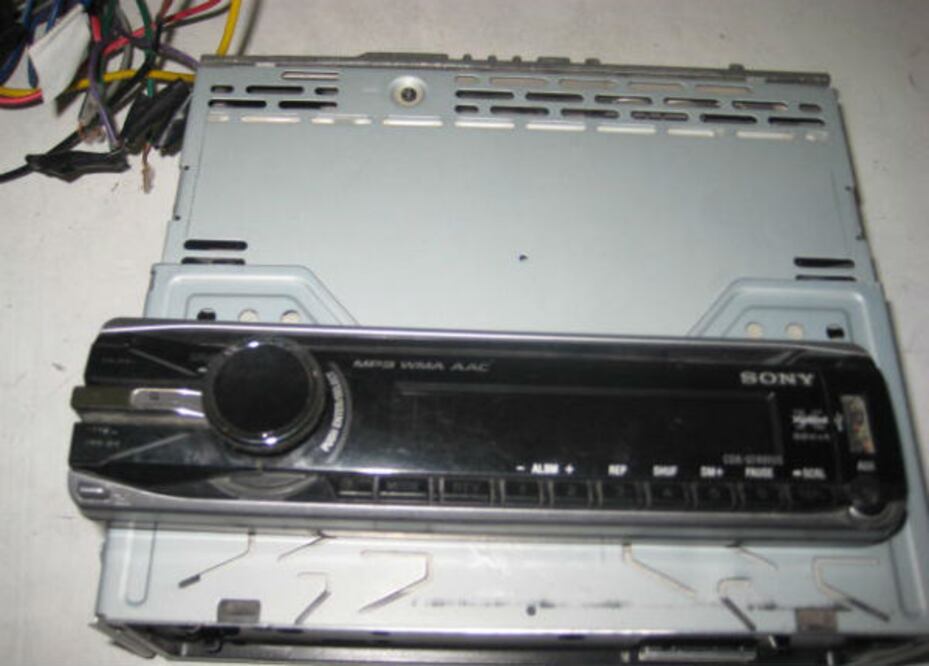 Lo detienen por sustraer estéreo