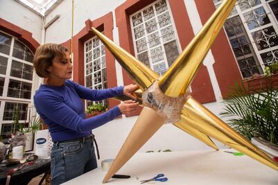 Abuelitos reviven la tradición de las piñatas 