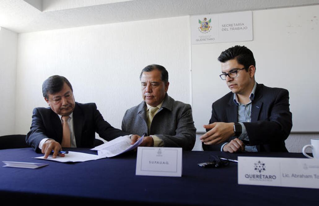 Por cuarta ocasión, las autoridades de la Universidad Autónoma de Querétaro no acudieron a la audiencia conciliatoria con el comité de Saúl García (LUIS SÁNCHEZ. EL UNIVERSAL)