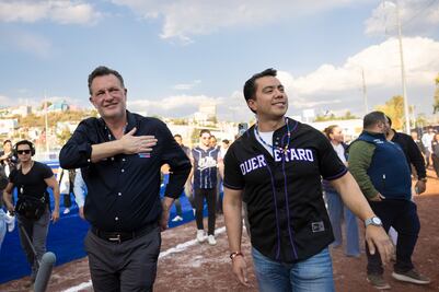 Entregan Mauricio Kuri y Felifer Macías rehabilitación de la Deportiva Ejido San Pablo