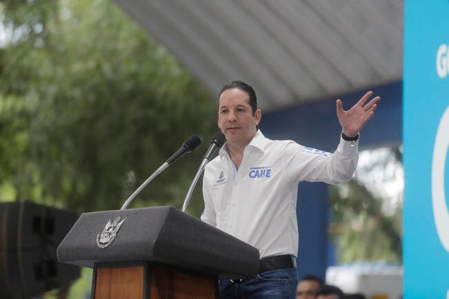 Francisco Domínguez Servién deslinda a AMLO de acusaciones en su contra