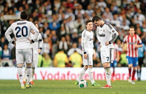 Real Madrid y Mourinho se quedan sin campeonatos