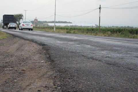 Denuncian afectaciones de carreteras