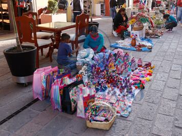 Otorgan 527 permisos a comerciantes por temporada de Semana Santa en el municipio de Querétaro