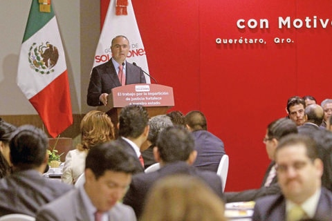 Pide trabajar por Querétaro