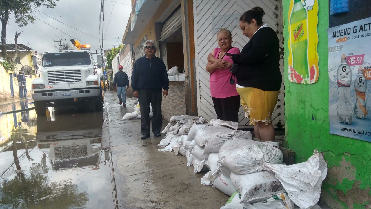 Lluvia provoca inundaciones en Santa María Magdalena