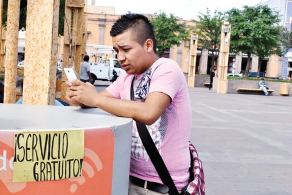 Promueven empleo para universitarios