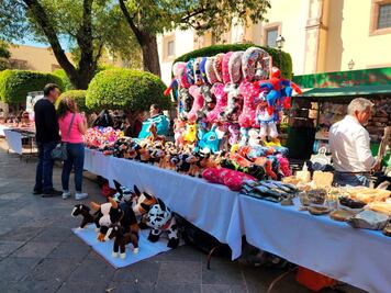 El 61% de encuestados rechaza el comercio ambulante en el Centro Histórico