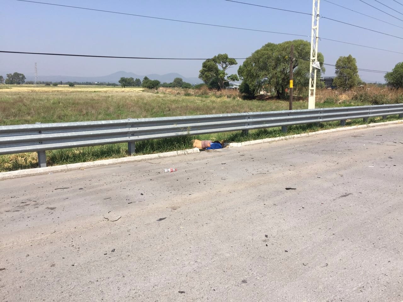 Hallan cadáver de mujer a orillas de la México-Querétaro