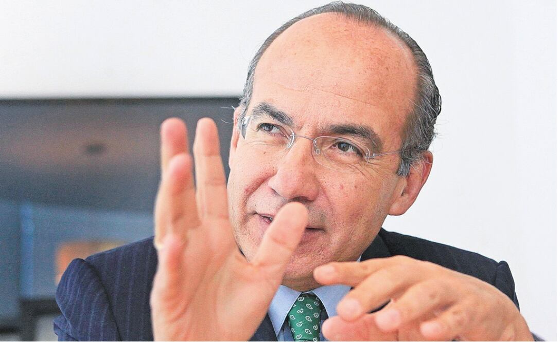 Hay una burda persecución política en México: Calderón