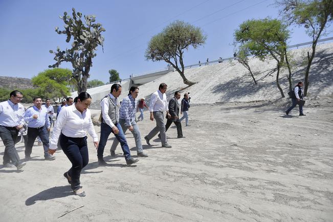 FDS entrega puente en Santa Rosa Xajay afectado por lluvias
