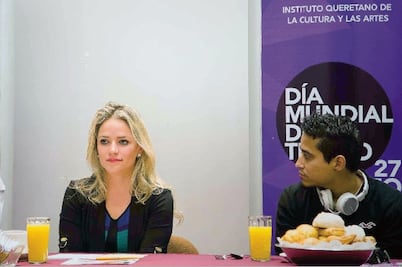 Necesaria Secretaría: Paulina Aguado