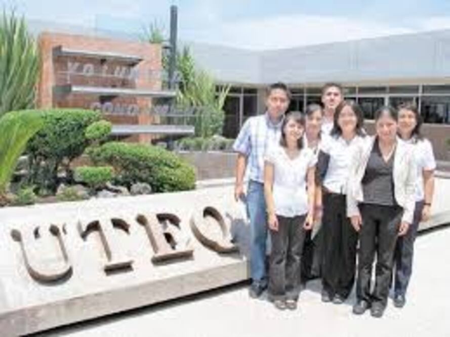 Halla empleo 80% de egresados de Uteq