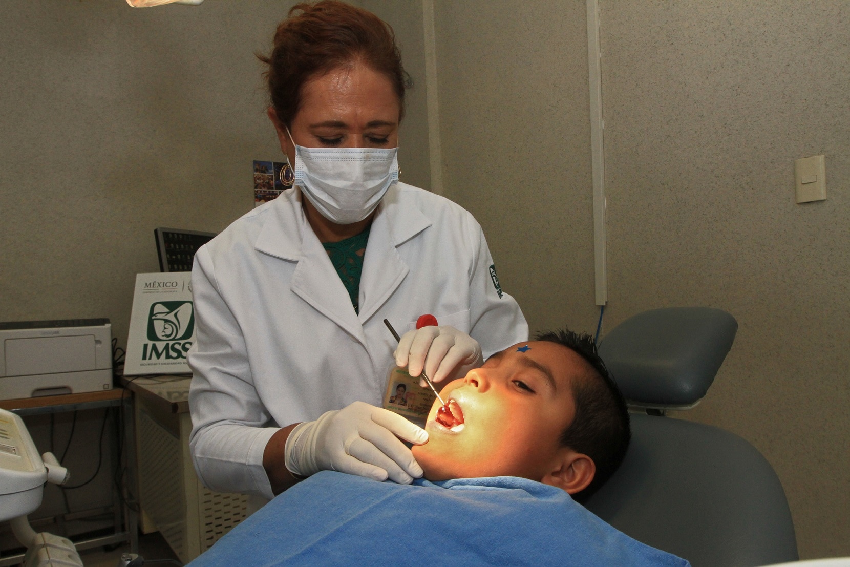 Higiene deficiente, alcohol y tabaco afectan salud bucodental