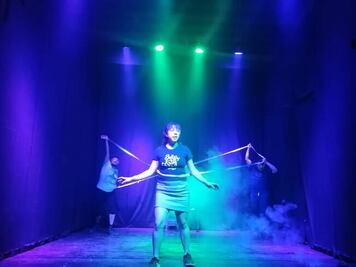 Estrenan en teatro Las Kosmikómikas