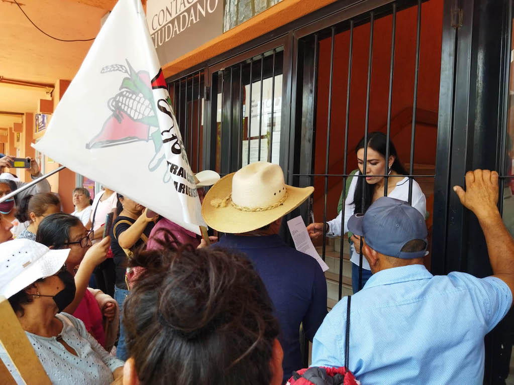 Ejidatarios de Peña Colorada protestan contra decreto de Área Natural Protegida
