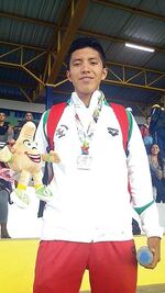 Queretano gana plata en salto triple