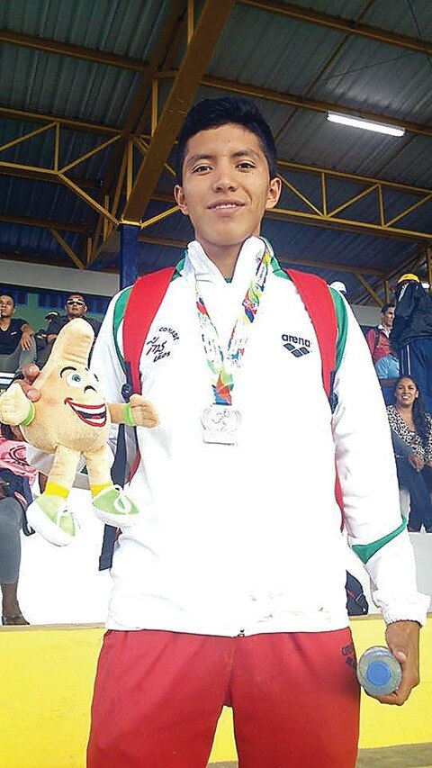 Queretano gana plata en salto triple